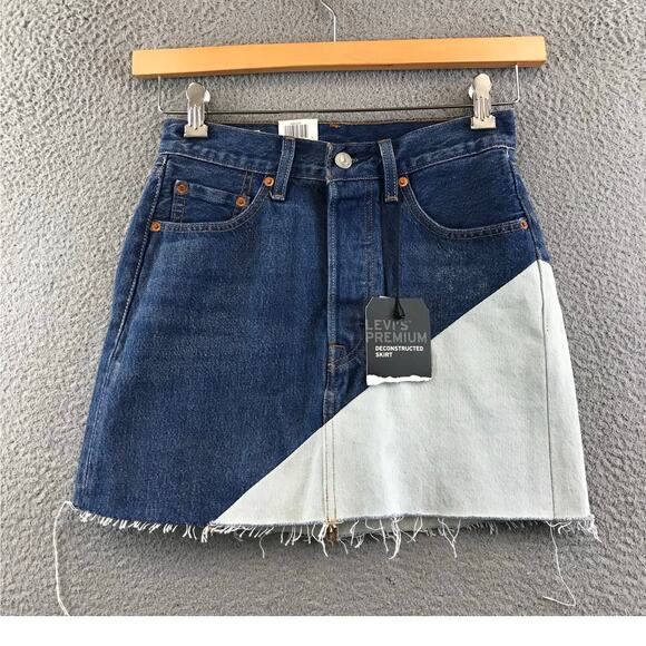 New Levi’s Premium Women Deconstructed Hem Denim Skirt in Halfsies size 24 - Picture 1 of 13